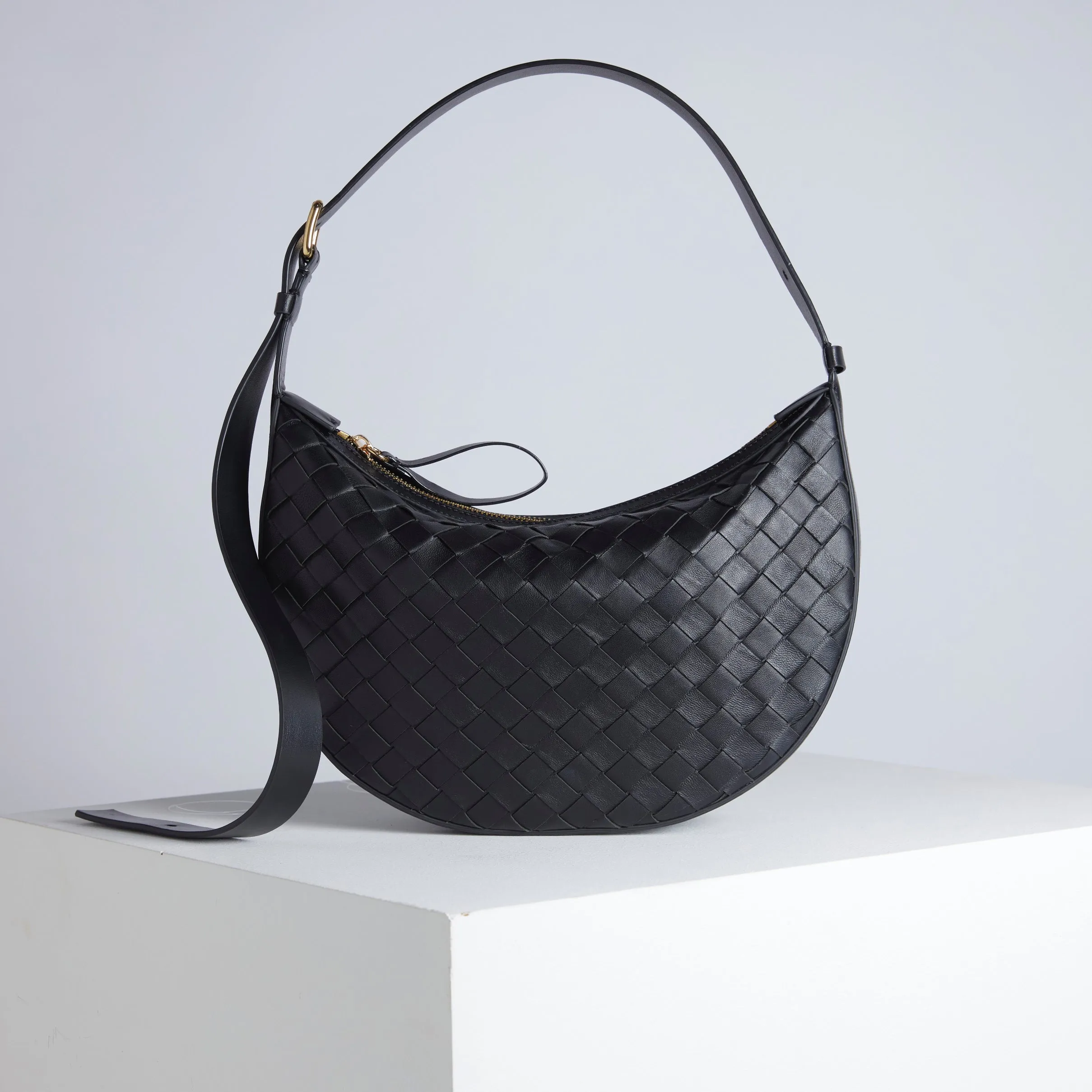 Cookie 28 Interknit Black Shoulder Bag