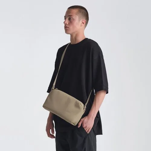 Urth Dolomite 7L Camera Sling - Sand